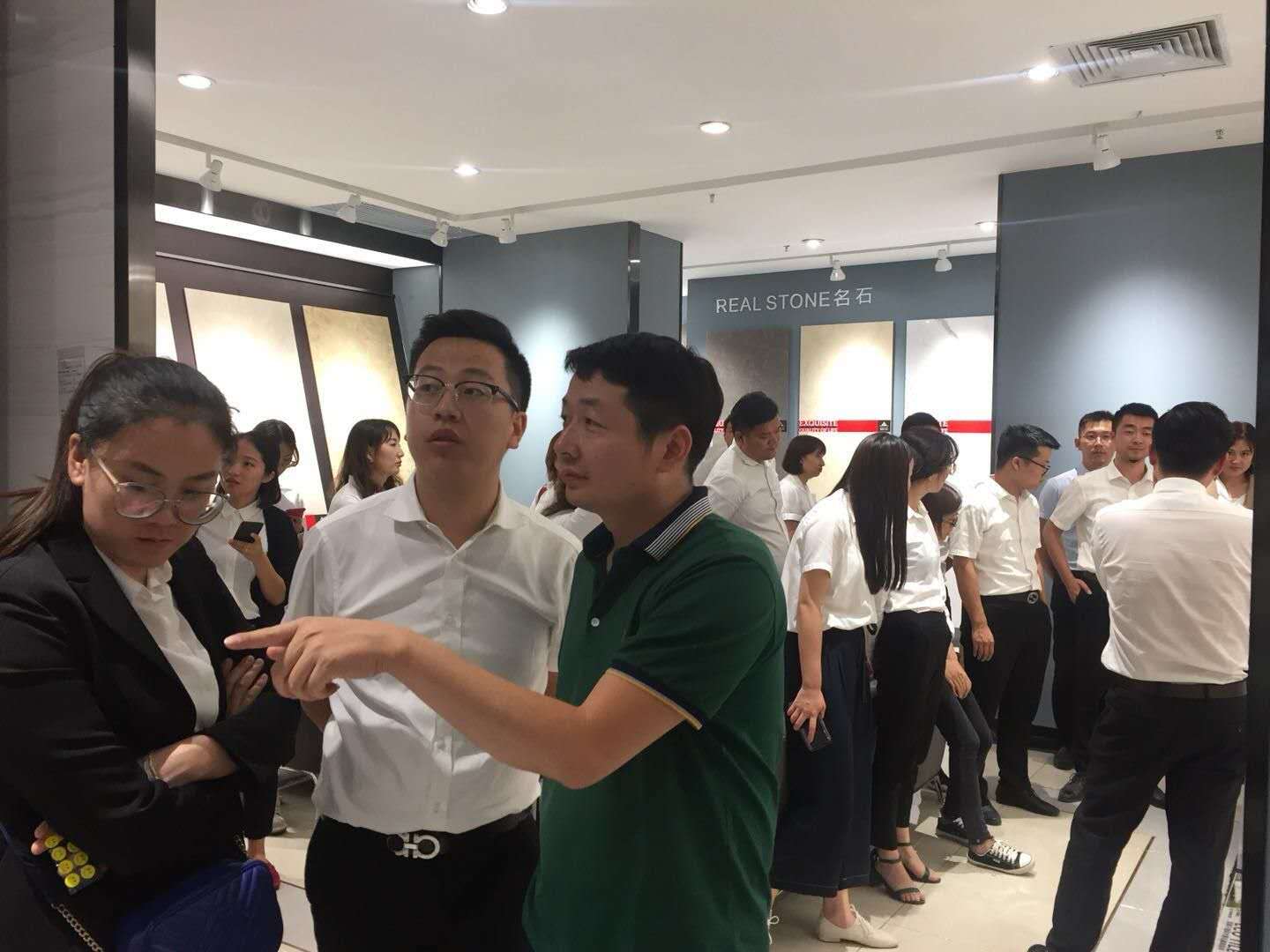 呼市暗网APP下载网址總經理王宏昌講解名石工藝